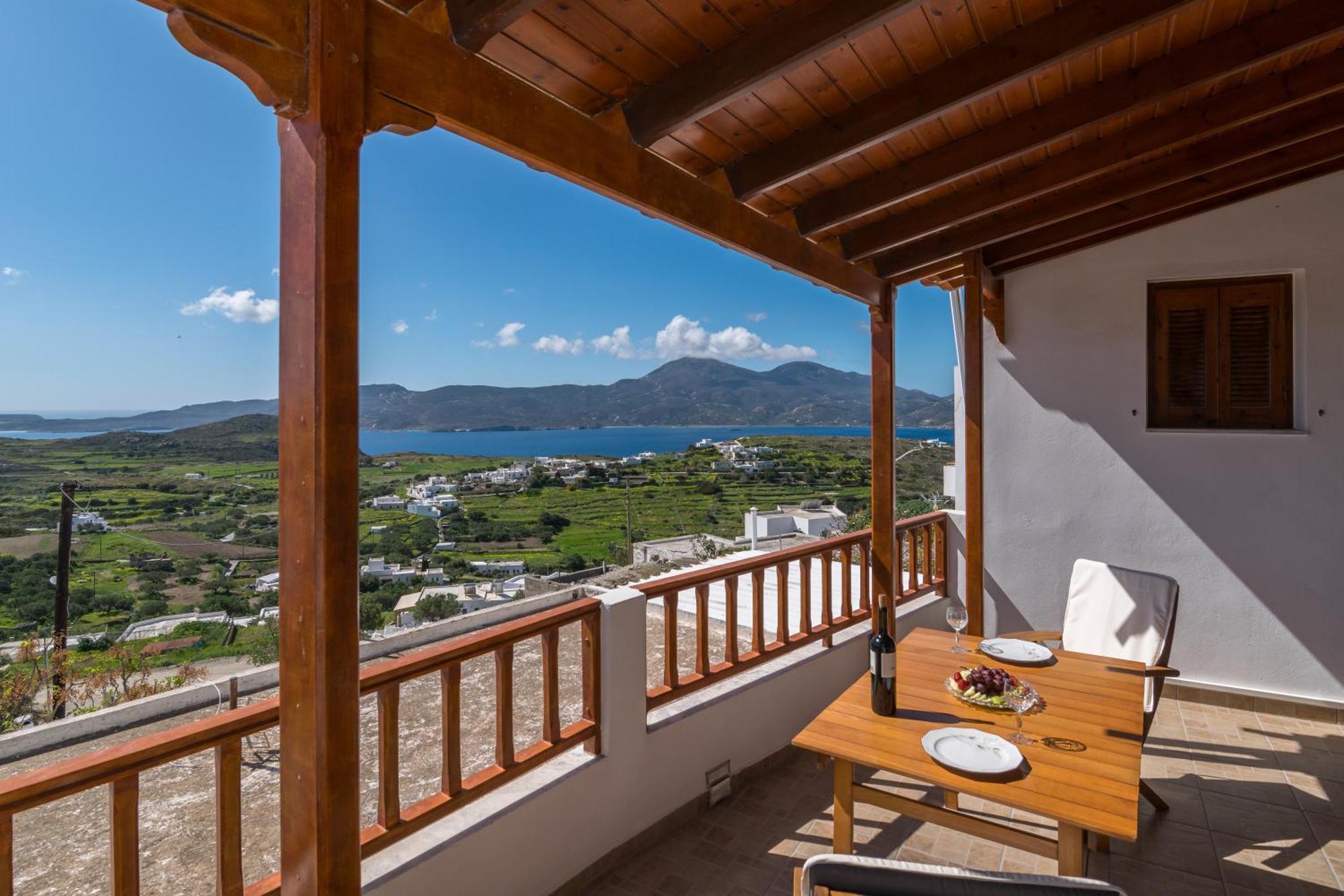 Uncle John'S House With View Villa Tripití Buitenkant foto